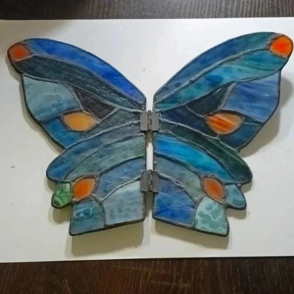 Medium lamp..100 authentic antique ANGEL with WINGS..beautiful lamp. - Picture 2 of 7